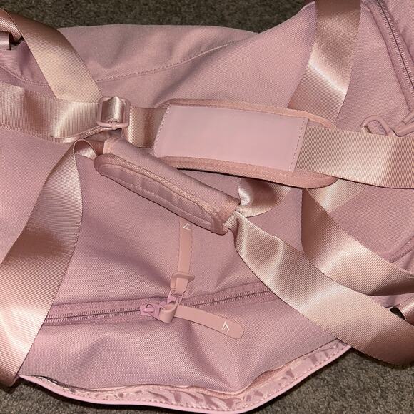 Gymshark Small Everyday Gym Bag Pink - Picture 7 of 8
